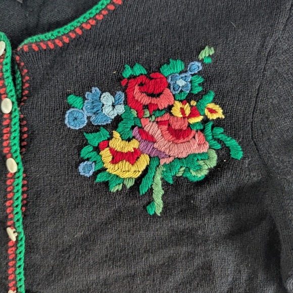 VTG Y2K Lucky Brand Black Embroidered Floral Button Up Cardigan Sweater Womens M - Picture 3 of 7